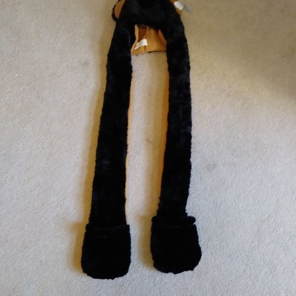 WISH PETS Fuzzy Hat with built in Scarf & Mittens - Picture 2 of 7